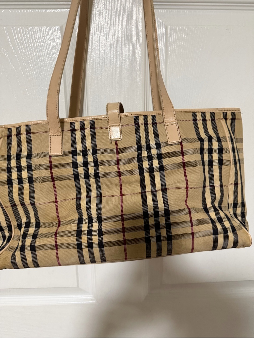 Authentic Burberry Beige Classic Check Tote with Tan Leather Straps - Picture 2 of 15